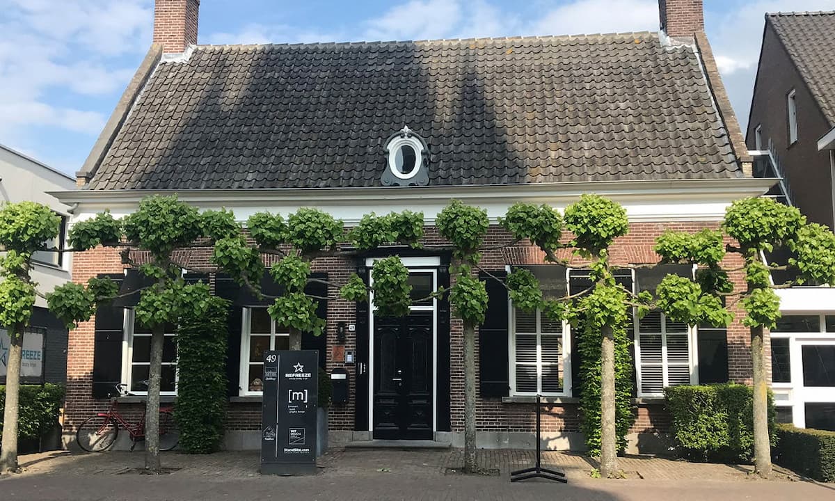Voorgevel van het pand van Med-Info Groep in Ulvenhout